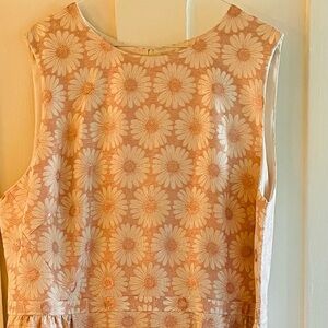 Boden summer dress. Daisy print with metallic thread. Very comfortable. Dressy.